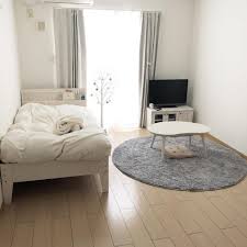 長方形 横長のお部屋を可愛くするレイアウト配置のコツ 参考写真あり ピュアラモ purelamo あなたの生活にかわいいを届ける 部屋 インテリア グレー ピンク インテリア 六畳