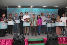 Hadiah akan ditambah dan dikemaskini dari masa ke semasa. 14 Pengkarya Muda Terima Anugerah Hadiah Sastera Selangor 2017 Selangorkini