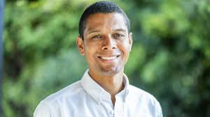 Daniel blev adopteret som 38-årig: Valgte selv mor og far