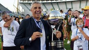 Universitario vence vasco da gama. Defense And Justice Wins Taca Sul Americana