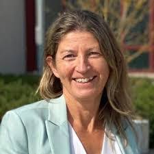 Ursula Waters's Instagram, Twitter & Facebook