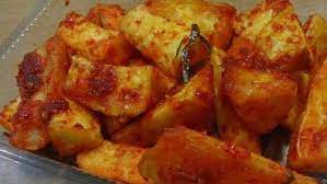Cara membuat ayam geprek mozarella campurkan setengah tepung ayam gorengnya bersama dengan air dan kemudian aduk rata sampai tidak ada tepung yang menggumpal. Resep Singkong Goreng Balado Merona Menggugah Selera Lifestyle Fimela Com