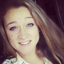 Chloe Huffman's Instagram, Twitter & Facebook