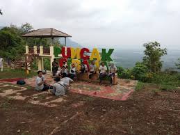 Nah, untuk mengetahui lebih lanjut tentang lokasi ini, yuk kita baca artikel di bawah ini. Menikmati Wisata Alam Di Desa Wisata Cikolelet Pilar Banten