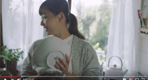 Pada kesempatan kali ini admin . Japanese Ad Showing Mom Doing All The Housework And Childcare Has People Steamed At Dad Japan Today