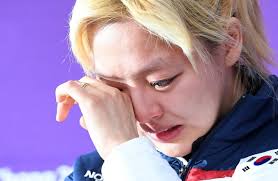 김보름, 은메달 확정 후 눈물. ì„œìš¸ì‹ ë¬¸ ê¹€ë³´ë¦„ ë…¸ì„ ì˜ì— 7ë…„ ë™ì•ˆ ê´´ë¡­íž˜ ë‹¹í•´ ë§¤ì¼ ì§€ì˜¥