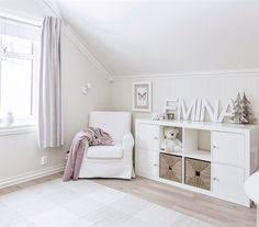 Hide Toys Behind Closed Doors Kallax Girl S Room Hilde S Home Norway Kinder Zimmer Zimmer Madchen Und Ikea Babyzimmer