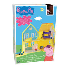 Peppa pig is a cheeky little piggy who lives with her younger brother george, mummy pig and daddy pig! Peppa Pig La Grande Casa Deluxe Giocare In Casa