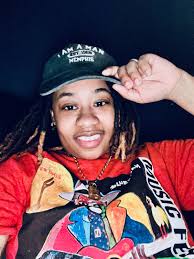 Happy 31st Birthday to this queen and many more to come. I'm so proud of  you. Love you and enjoy your day..