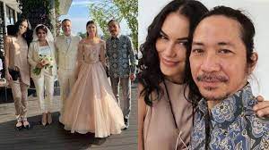 Abdee's birth flower is rose and birthstone is. Sophia Latjuba Gandeng Abdee Slank Ke Pernikahan Mantan Suami Kedua Pengganti Ariel Noah Tribun Kaltim