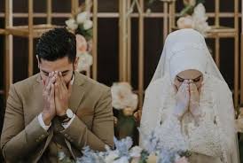 Download now 082 132 935 945 jasa buat logo baju desainlogoonline net. Baju Akad Nikah Simple Untuk Pernikahan Minimalis Wedding Market