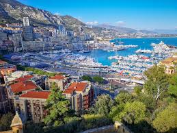 Monaco, sovereign principality located along the mediterranean sea in the midst of the resort area of the french riviera. Monako