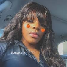 Laura Groat's Instagram, Twitter & Facebook