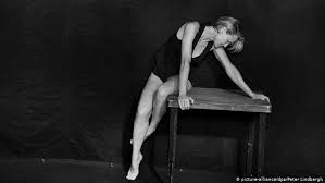 Mit unserer vollen terminkalender den kalender machen und planen unsere tage und wochen ein wenig zurück organisiert. Pirelli Kalender 2017 Gibt Sich Feministisch Kultur Dw 29 11 2016
