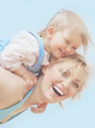 Verve Jelly Enfant en bas âge bébé filles ensemble de vêtements à manches  courtes Mini chemisier d'influenceur T-Shirt hauts + jean déchiré avec  ceinture 2 pièces tenue d'été : Amazon.fr: Mode