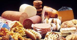 Tingginya kadar kolesterol seseorang dapat dipengaruhi oleh konsumsi makanan yang mengandung lemak jenuh dan lemak trans. 10 Makanan Penyebab Kolesterol Yang Wajib Dihindari