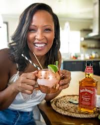 Red hot cinnamon, the unmistakable character of jack daniel's tennessee whiskey and the perfect amount of sweetness, all packed into one powerful shot. How To Make A Damn Good Cinnamon Whiskey Mule This Is Mel Drake