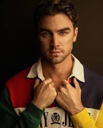 Sean Daniels's Instagram, Twitter & Facebook