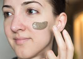 Rated 4 out of 5 on makeupalley. Review The Body Shop Himalayan Charcoal Purifying Glow Mask Jessoshii