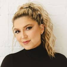 Melissa Dortch's Instagram, Twitter & Facebook