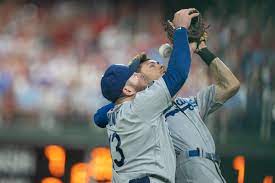 After a will smith k, corey seager hit a double of his own, bouncing one over the center field fence. Xma2djpo Veurm