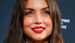 Allyson Darling's Instagram, Twitter & Facebook