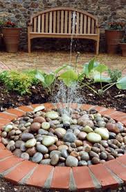 1001 Modeles De Parterre De Fleurs Avec Galets Jardin D Eau Fontaine De Jardin Idee Deco Jardin