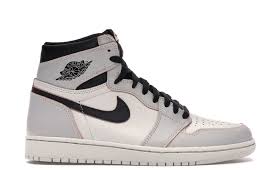 Jordan 1 Retro High Og Defiant Sb Nyc To Paris In 2020 Jordan 1 Retro High Sneaker Collection Urban Sneakers