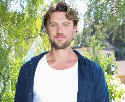 However, there is not much information about his girlfriend and full name: 0gyrejl8cua5pm