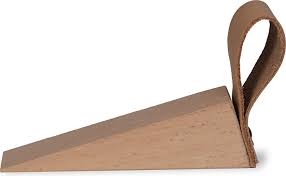 Hochwertige holz türstopper hier schnell & einfach bestellen. Garden Trading Door Wedge With A Leather Strap Interismo Online Shop Global