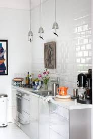 A White And Stainless Kitchen Avec Images Cuisine Salle A Manger Decoration Interieure Cuisine Cuisine Blanche