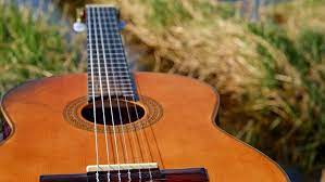 Cómo afinar la guitarra para que suene correctamente