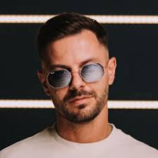 Listen to Atanas Yanev Live At Makai Beach 2023 by Atanas Yanev (Official)  in salon playlist online for free