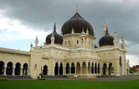 Masalah dalam penerapan nilai seni bina melayu ke dalam seni bina moden di malaysia banyak. Gambar Masjid Kristal Dan 13 Masjid Lain Yang Paling Mempersonakan Di Malaysia