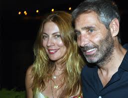 Σμαράγδα καρύδη & θοδωρής αθερίδης: Apisteyth Allagh Gia Thn Smaragda Karydh Ekopse Ta Mallia Ths Konto Kare Sas Aresei News Youweekly