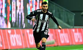 He began his career at lyon, where he made his debut in october 2012.he played 119 games and scored 13 goals for them across all competitions. Rachid Ghezzal L Algerien Dans Le Viseur D Un Club Saoudien