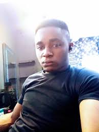 I wish that someone can just ask me This lady what can I do for you🙄🙄😉😉