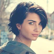 Tuba Buyukustun Biyografi Biyografitr Sac Kesimi Saglikli Sac Bob Sac Stilleri