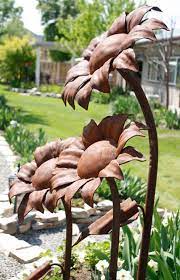 Large metal flowers for yard. 1000 Metal Garden Art Ideas Will Amaze You