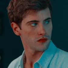 In the first episode of control z on netflix, someone hacks into people's phones at el colegio nacional and begins exposing the students' biggest secrets. Raul Leon Control Z Brasil Control Z Brasil ÙÙŠØ³Ø¨ÙˆÙƒ