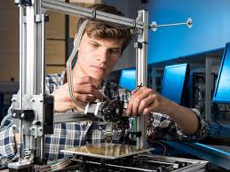 Students take a core of required courses in engineering, the humanities, mathematics and science, as well as supplementary elective courses. 25 Best Mechanical Engineering Courses In Uae 2021
