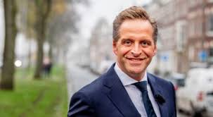 Jan dulles heeft gisteravond iedereen bedankt voor de vele steunberichten na het overlijden van zijn dochtertje donna. Jan Dulles Over Overlijden Dochter Het Moet In Een Nacht Gebeurd Zijn