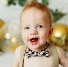 Cake Smash Photos in Calgary