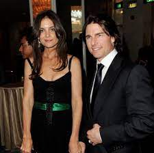Cruise proposed to holmes in the early morning of june 17, 2005, on top of paris's eiffel tower. Tom Cruise Und Katie Holmes Suri Ist Ein Gluckliches Kind Gala De