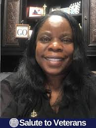 Lauretta Collins's Instagram, Twitter & Facebook