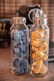 Wiederverwendete True Fruits Glasflaschen Als Spender Fur Kaffeekapseln Glasflaschen True Fruits Und Upcycling Ideen