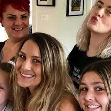 Sonya Cartwright's Instagram, Twitter & Facebook