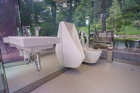 Setiap villa ada 2 lantai, kitchen set lengkap masing2 villa sudah ada dispencer, kompor, panci, piring, rice cooker. Viral Foto Toilet Umum Transparan Di Jepang Ternyata Begini Cara Pakainya Halaman All Kompas Com