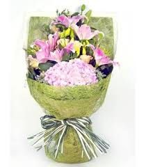 Flawless Beauty Seasonflora Online Florist Shops In Singapore Online Flowers Delivery Online Florist Flower Delivery Flowers Online
