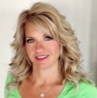 Renee Knipp's Instagram, Twitter & Facebook